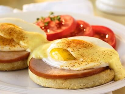 Eggs Benedict with Smoked Ham and Hollandaise Sauce Recipe